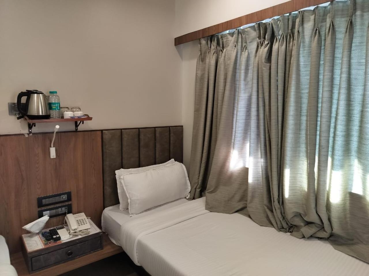 Hotel Olten Мумбаи Экстерьер фото
